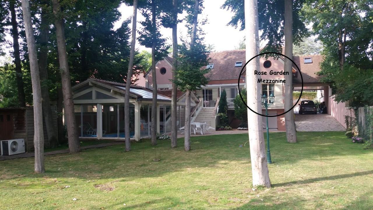 Rose Garden Mezzanine Bed & Breakfast Giverny Bagian luar foto