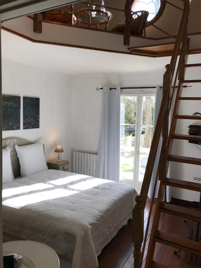 Rose Garden Mezzanine Bed & Breakfast Giverny Bagian luar foto