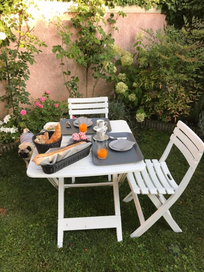 Rose Garden Mezzanine Bed & Breakfast Giverny Bagian luar foto