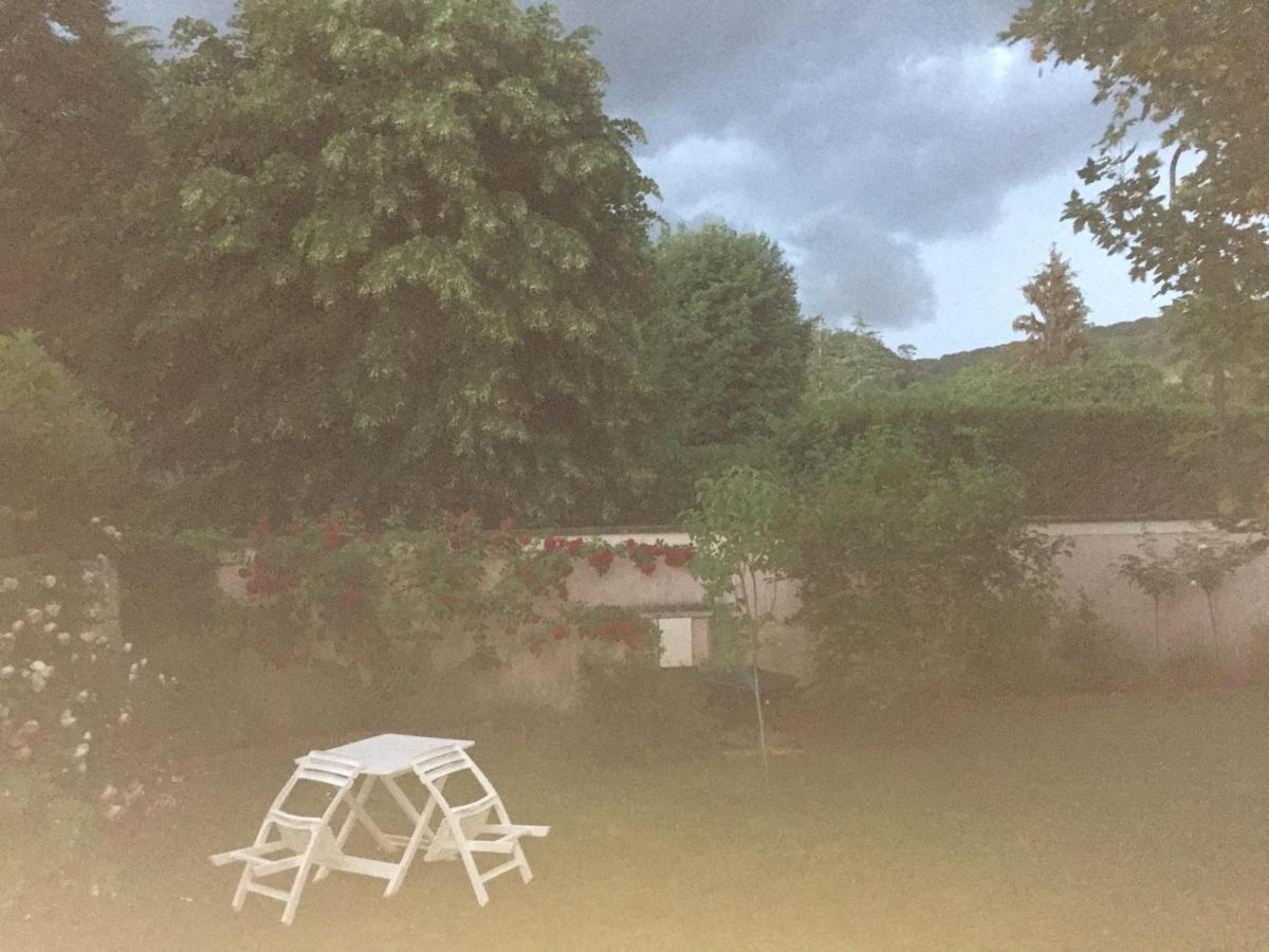 Rose Garden Mezzanine Bed & Breakfast Giverny Bagian luar foto